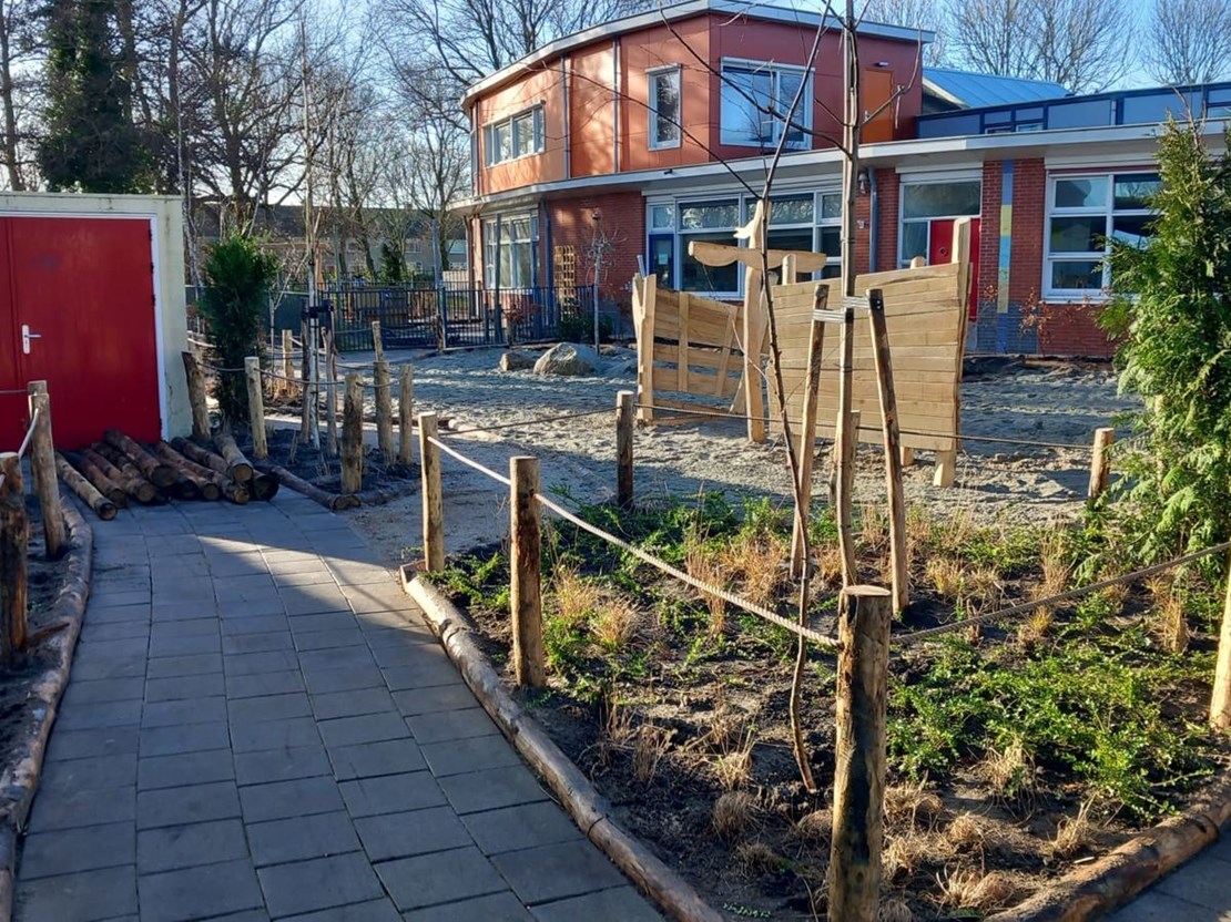 fe2952ff-88ec-4f9f-8956-8790d62b5381 fe2952ff-88ec-4f9f-8956-8790d62b5381